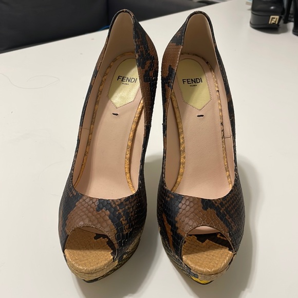 Fendi heels - Authentic, like new! - Picture 1 of 6